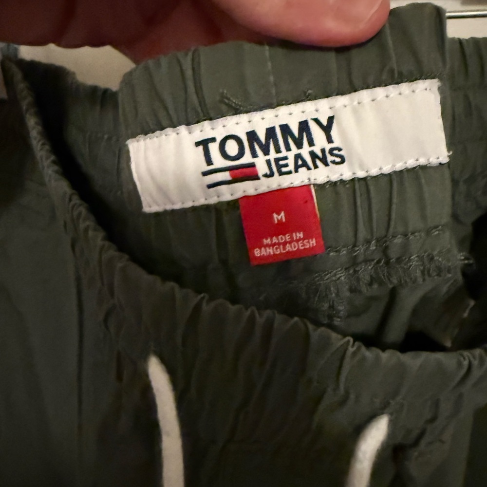 Tommy Hilfiger Men's Green Cargo Pants - Picture 2 of 4